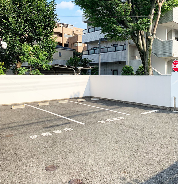 菅間医院駐車場